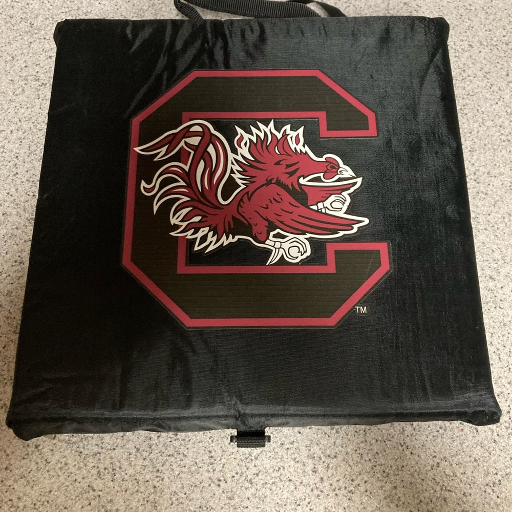 South Caroline Gamecocks stadium seat, with tags. Great condition